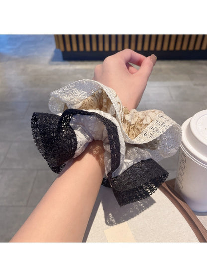 Gifty - Delicate Lace Hair Scrunchie