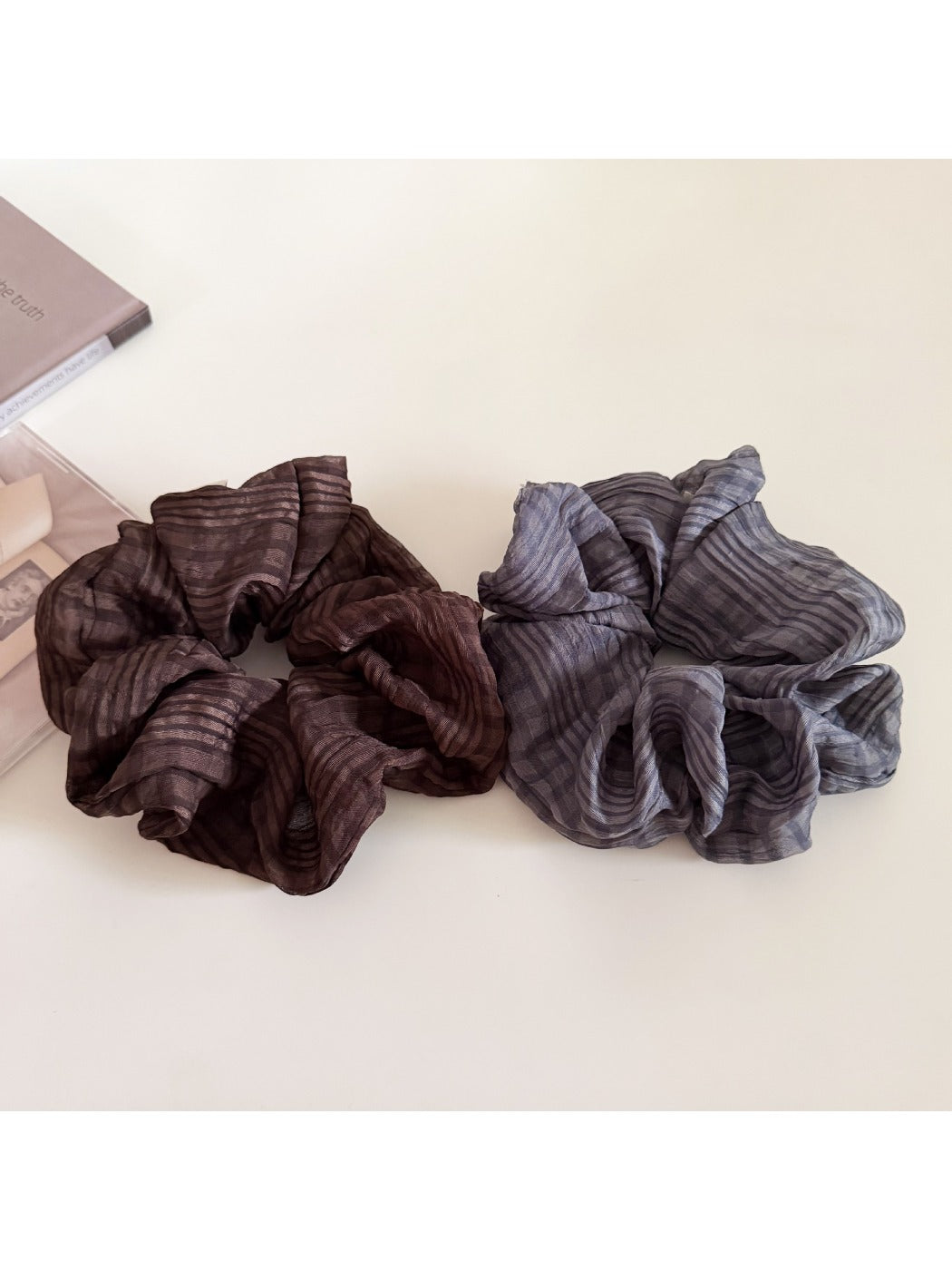 Gifty - Vintage Striped Ruched Scrunchie