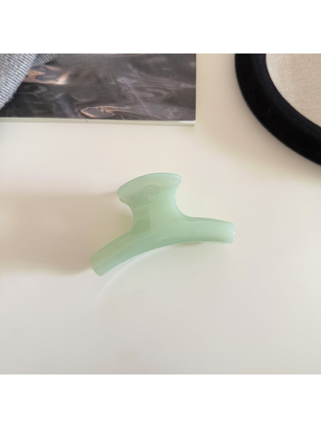 Beau - Fashionable Minimalist Colorful Hair Clip