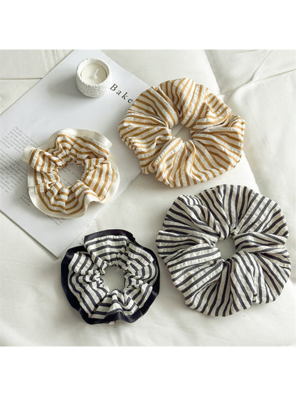 Gifty - Trendy Striped Fabric Scrunchie