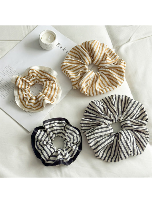 Gifty - Trendy Striped Fabric Scrunchie
