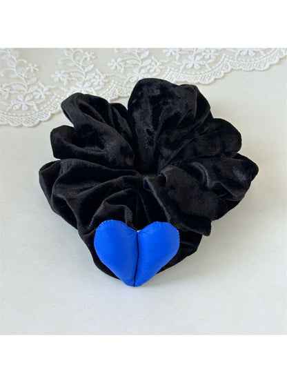 Gifty - Velvet Heart Hair Scrunchie