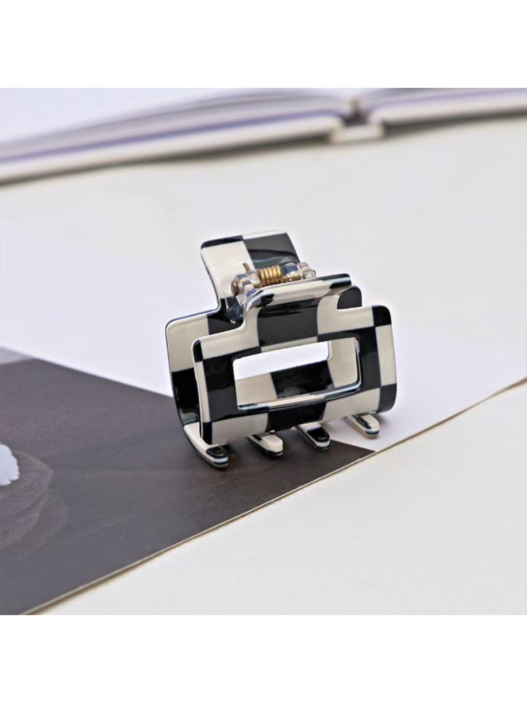 Beau - Fashionable Square Acetate Hair Clip