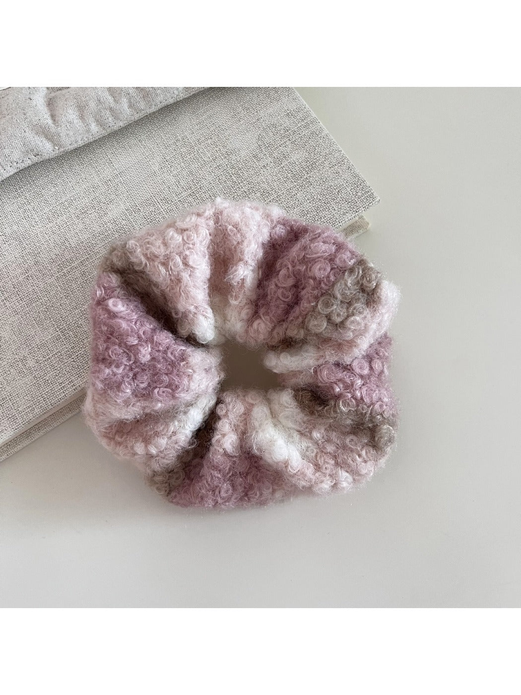 Gifty - Checkered Scrunchie Hair Tie