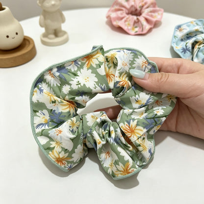 Gifty - Elegant Floral Print Polyester Scrunchie