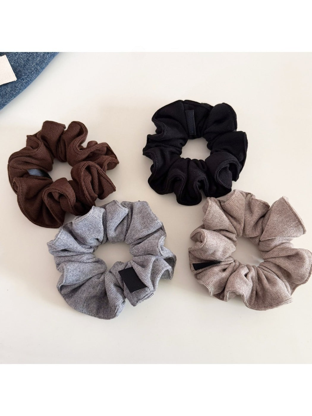 Gifty - Soft Versatile Knitted Scrunchie