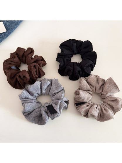 Gifty - Soft Versatile Knitted Scrunchie