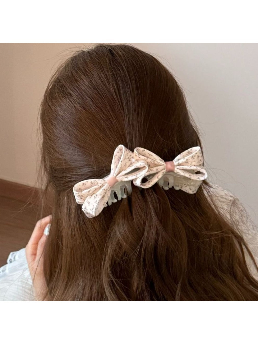 Side view of Beau printed bow banana clip highlighting bow shape and clip mechanism