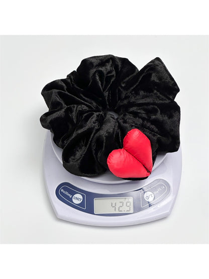 Gifty - Velvet Heart Hair Scrunchie