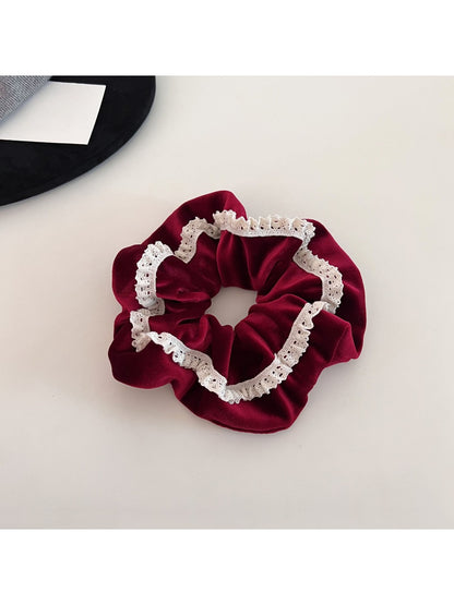 Gifty - Elegant Lace Trim Velvet Scrunchie