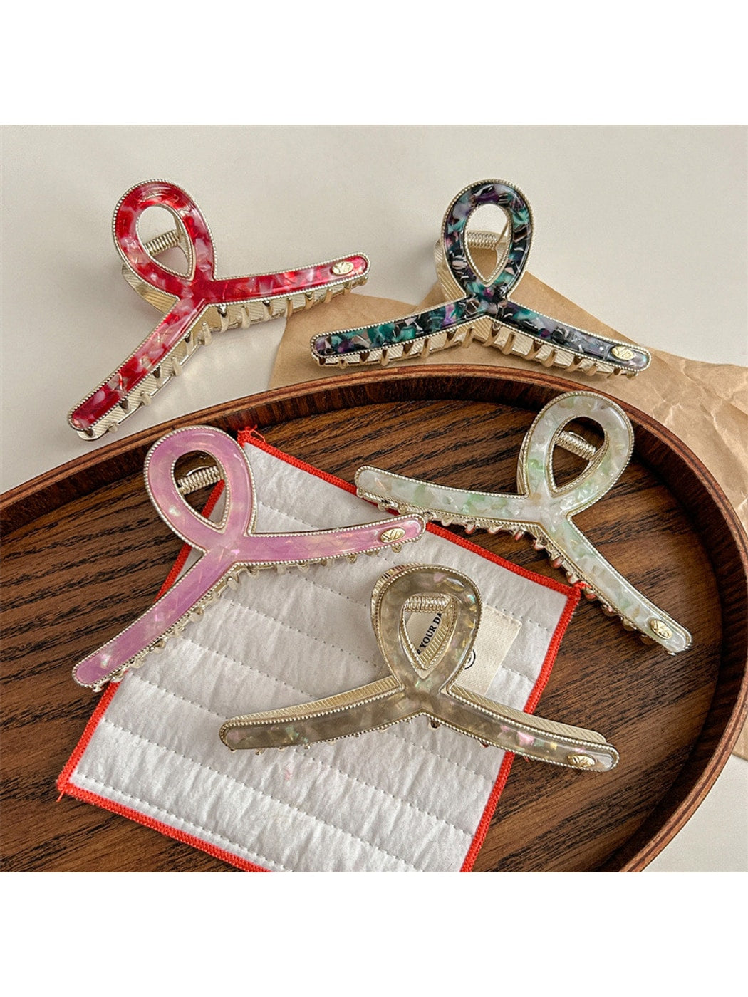 Beau - Wave Pattern Acetate Fiber Claw Clip