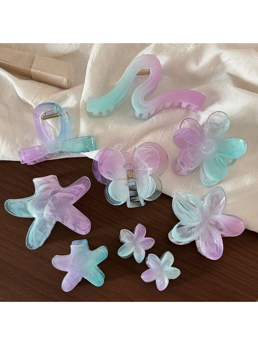 Beau - Women's Plastic Alloy Star Hair Claw Clip