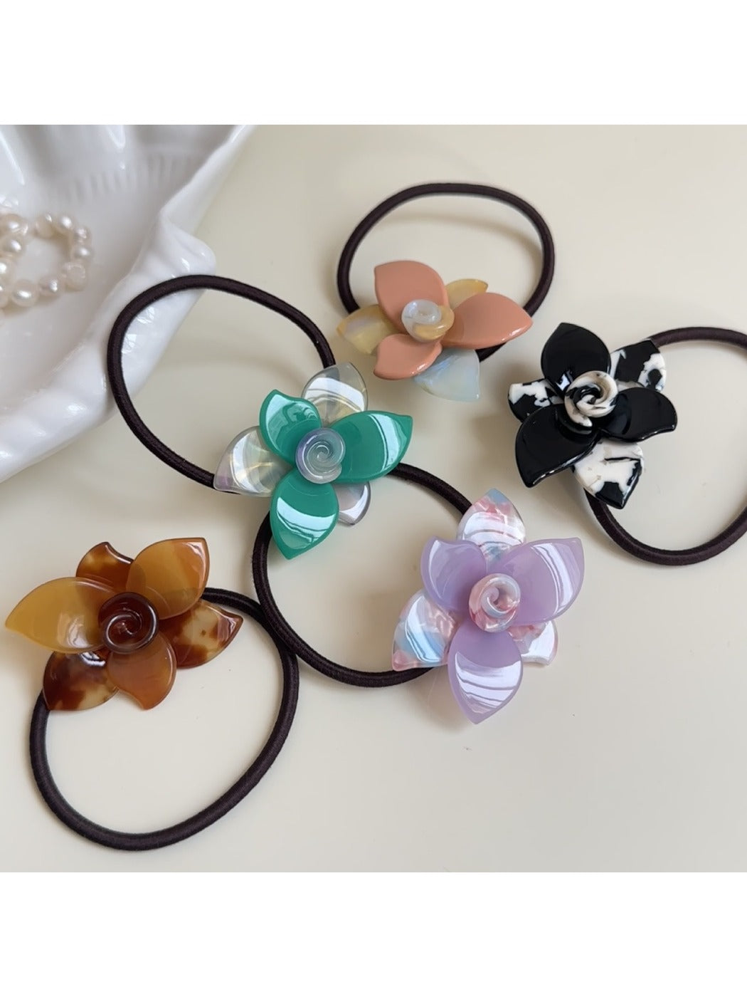 Gifty - Elegant Rose-Shaped Hair Tie