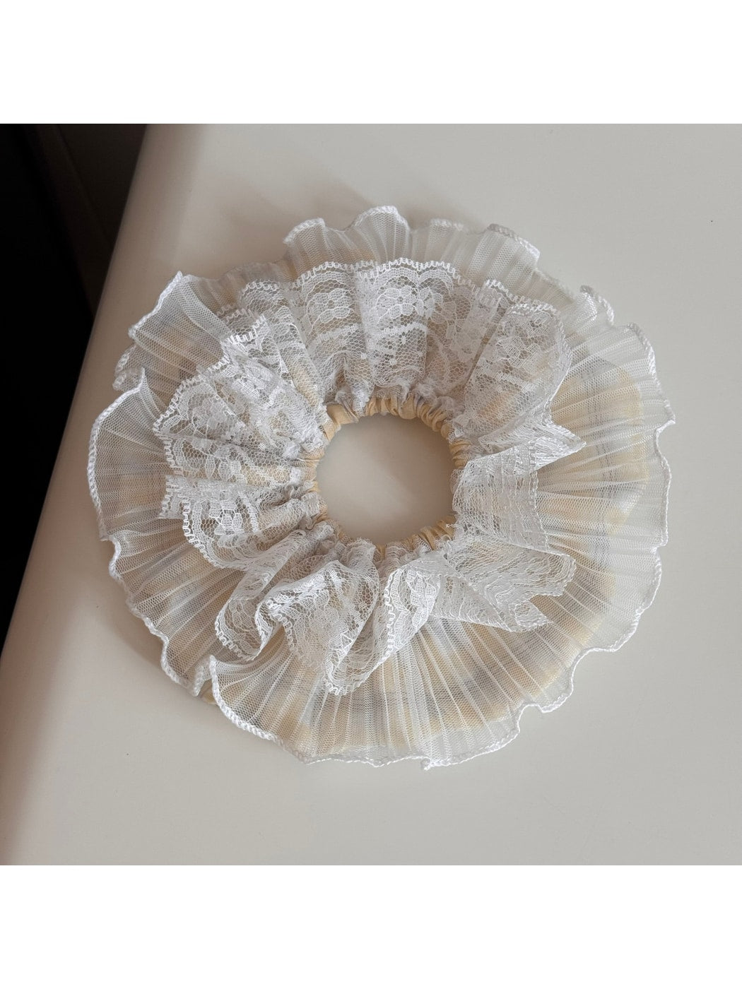 Gifty - Plaid Lace Trim Pleated Fabric Scrunchie