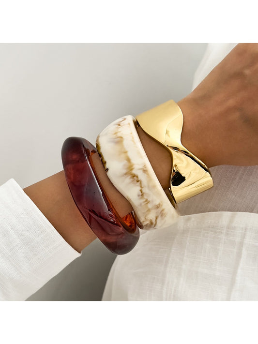 Lovra vintage wide bracelet with white and gray marble pattern on a white background