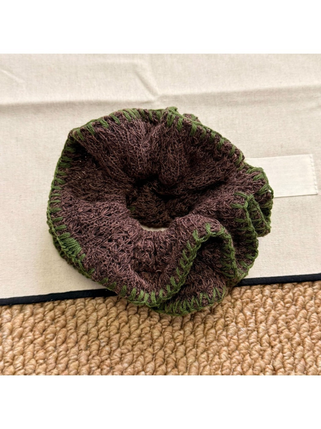 Gifty - Retro Aesthetic Chunky Hair Scrunchie