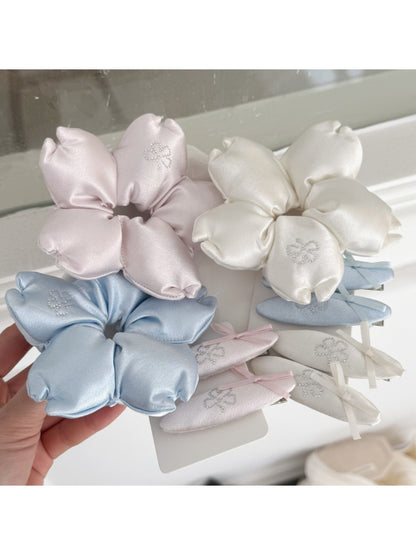Gifty - 3D Flower Scrunchie and Headband