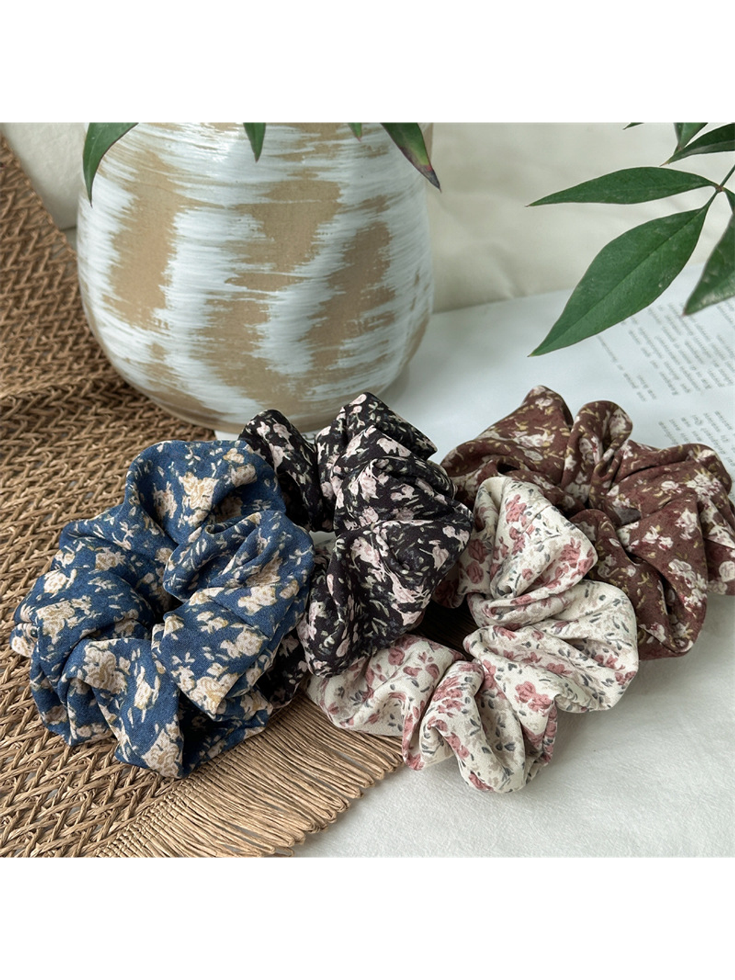 Gifty - Plant Floral Fabric Ponytail Style Scrunchie