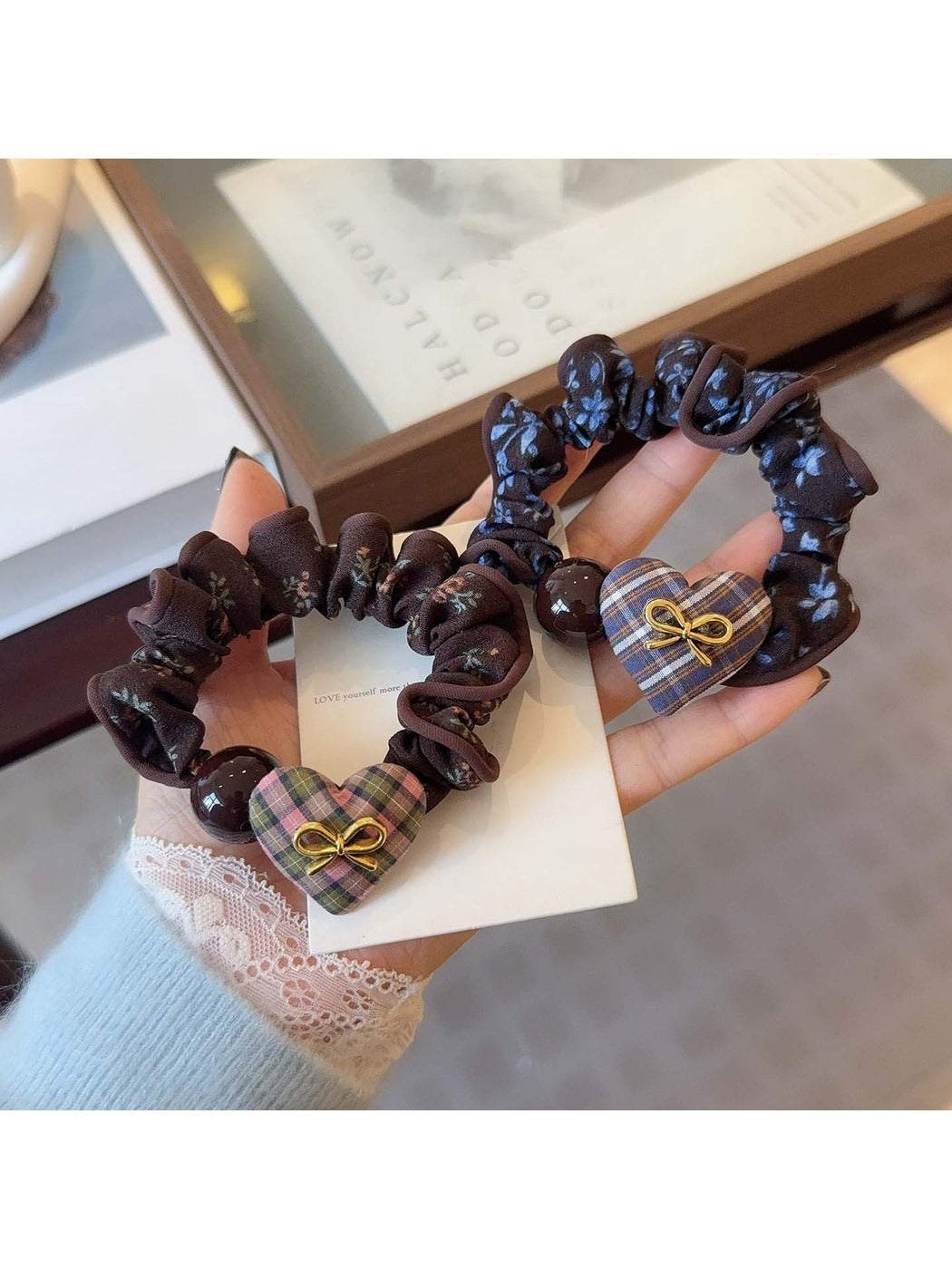 Gifty - Floral Heart Bow Scrunchie