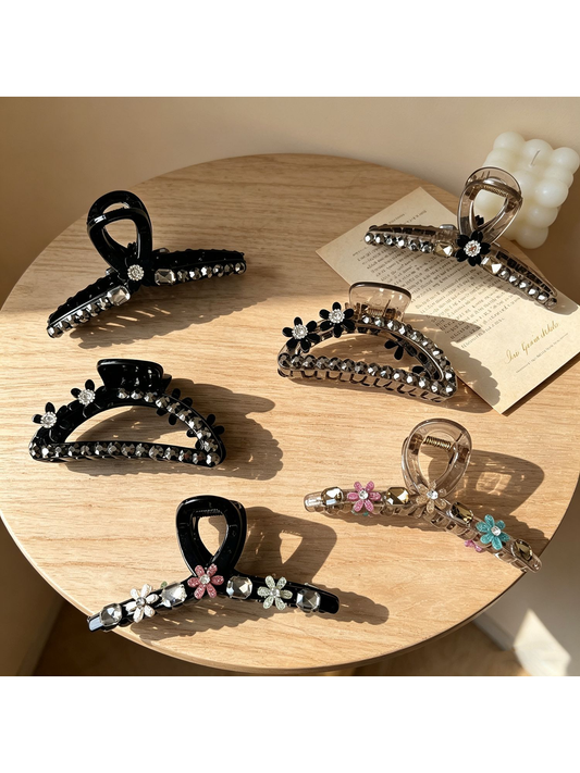 Beau - Floral Detail Plastic Hair Claw Clip