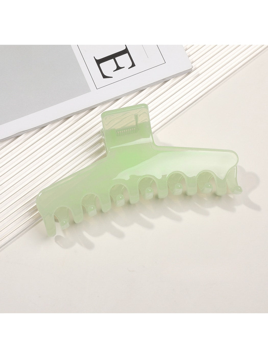 Beau - Jelly Finish Wide Shape Women's Claw Hair Clip