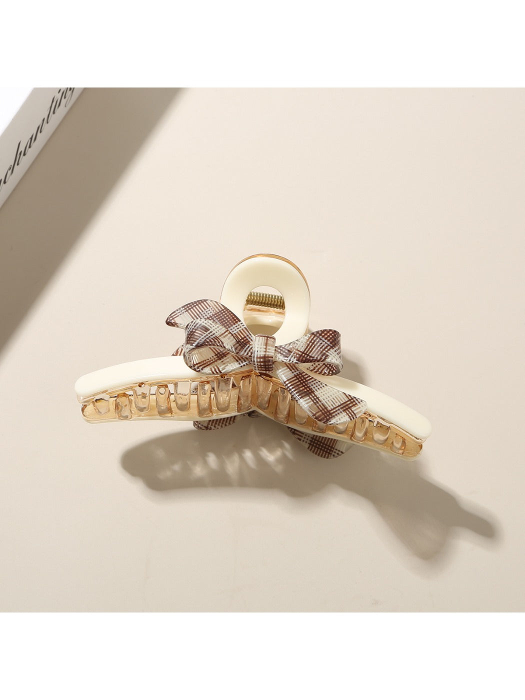Beau - Chic Solid Color Crisscross Hair Claw Clip