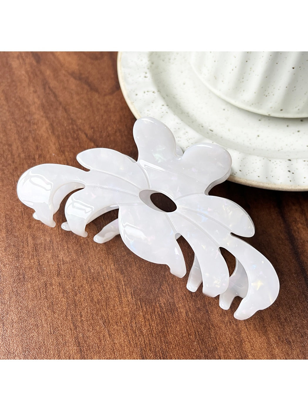 Beau sweet chic flower claw clip in soft pink with metal spring visible