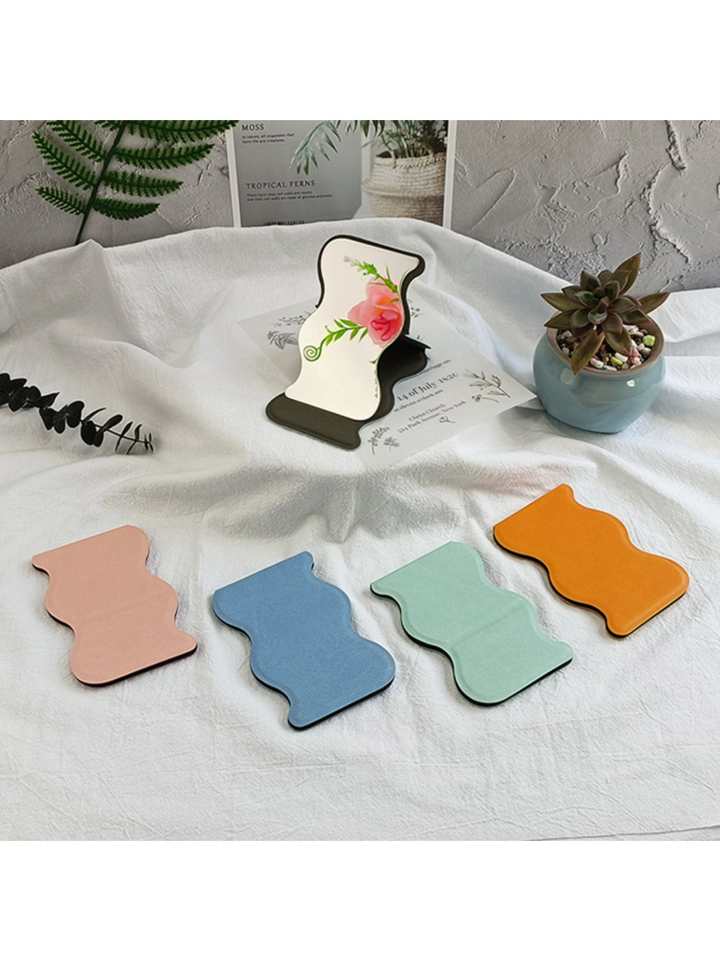 Mirroray - Wave Shaped Portable Makeup Mirror