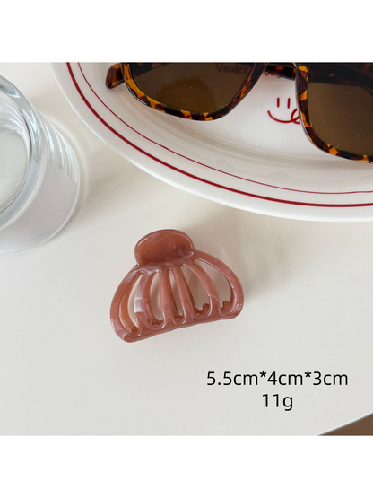 Beau - Glossy Marbled Retro Style Claw Clip