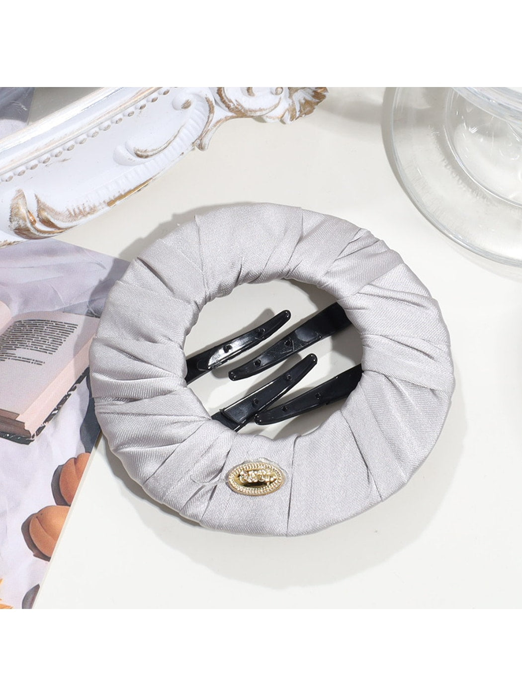 Beau - Minimalist Flat Round Polyester Claw Clip
