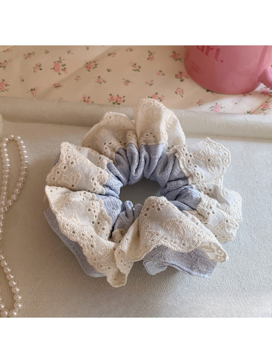 Gifty - Sweet Color-Blocked Scrunchie