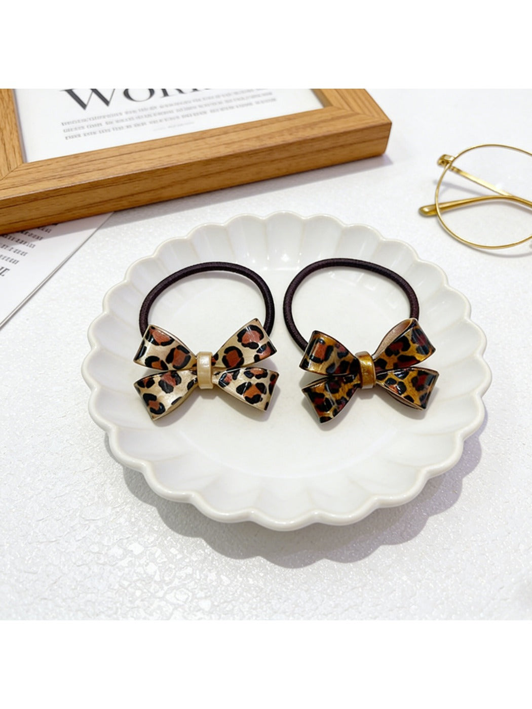 Gifty - Vintage Leopard Print Hair Tie