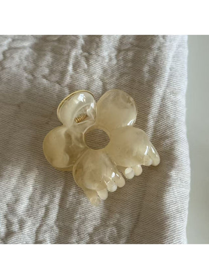 Beau - Glossy Acrylic Flower Hollow Claw Clip