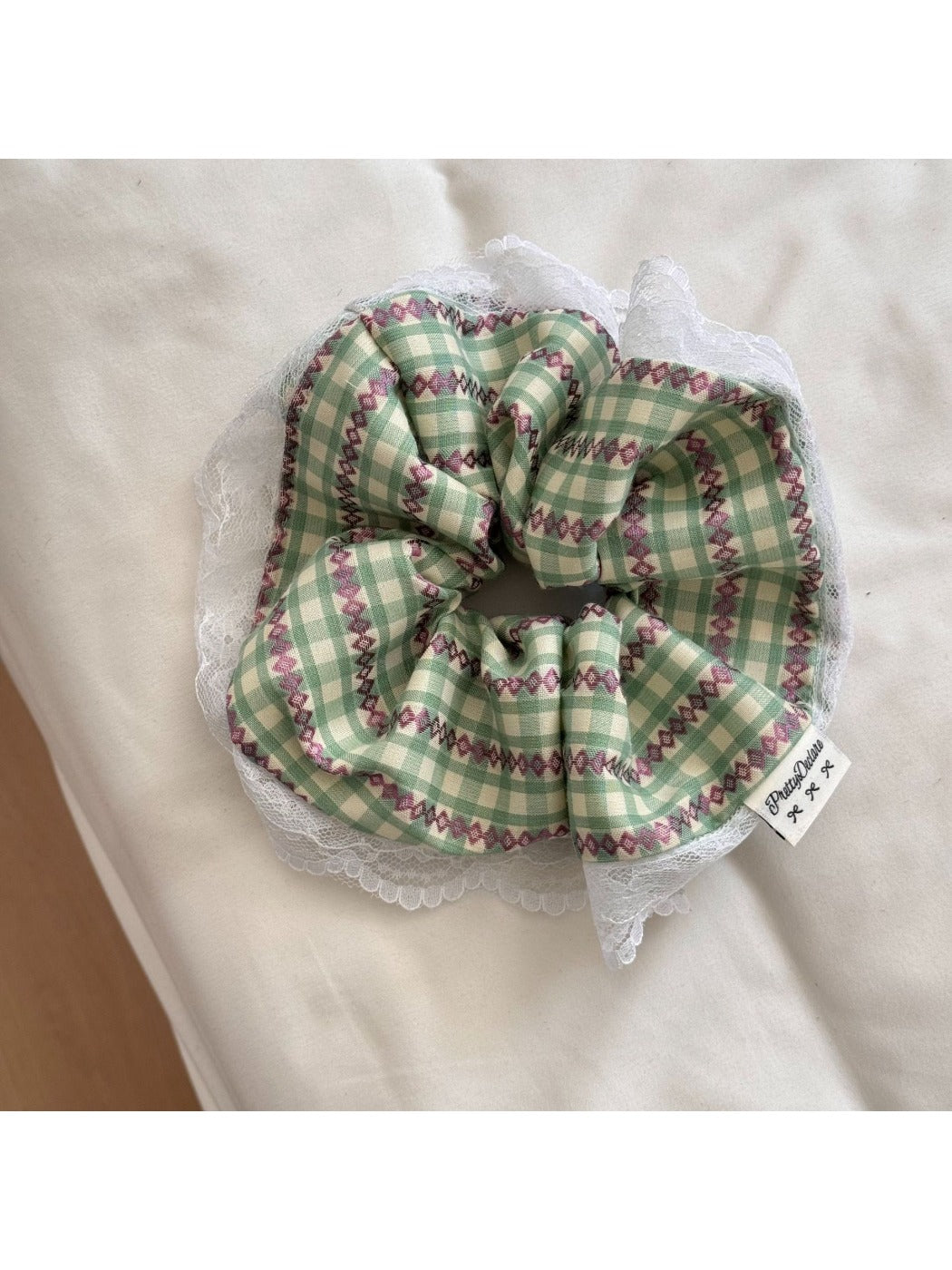 Gifty - Lace Scrunchie Hair Tie