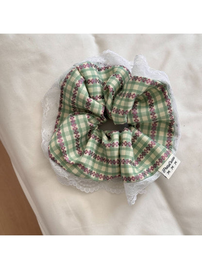 Gifty - Lace Scrunchie Hair Tie