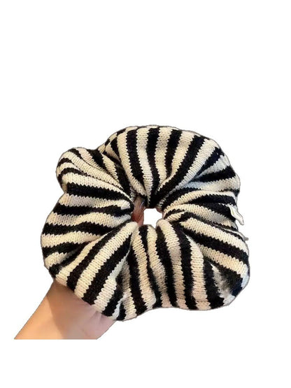 Gifty - Vintage Knitted Striped Hair Loop