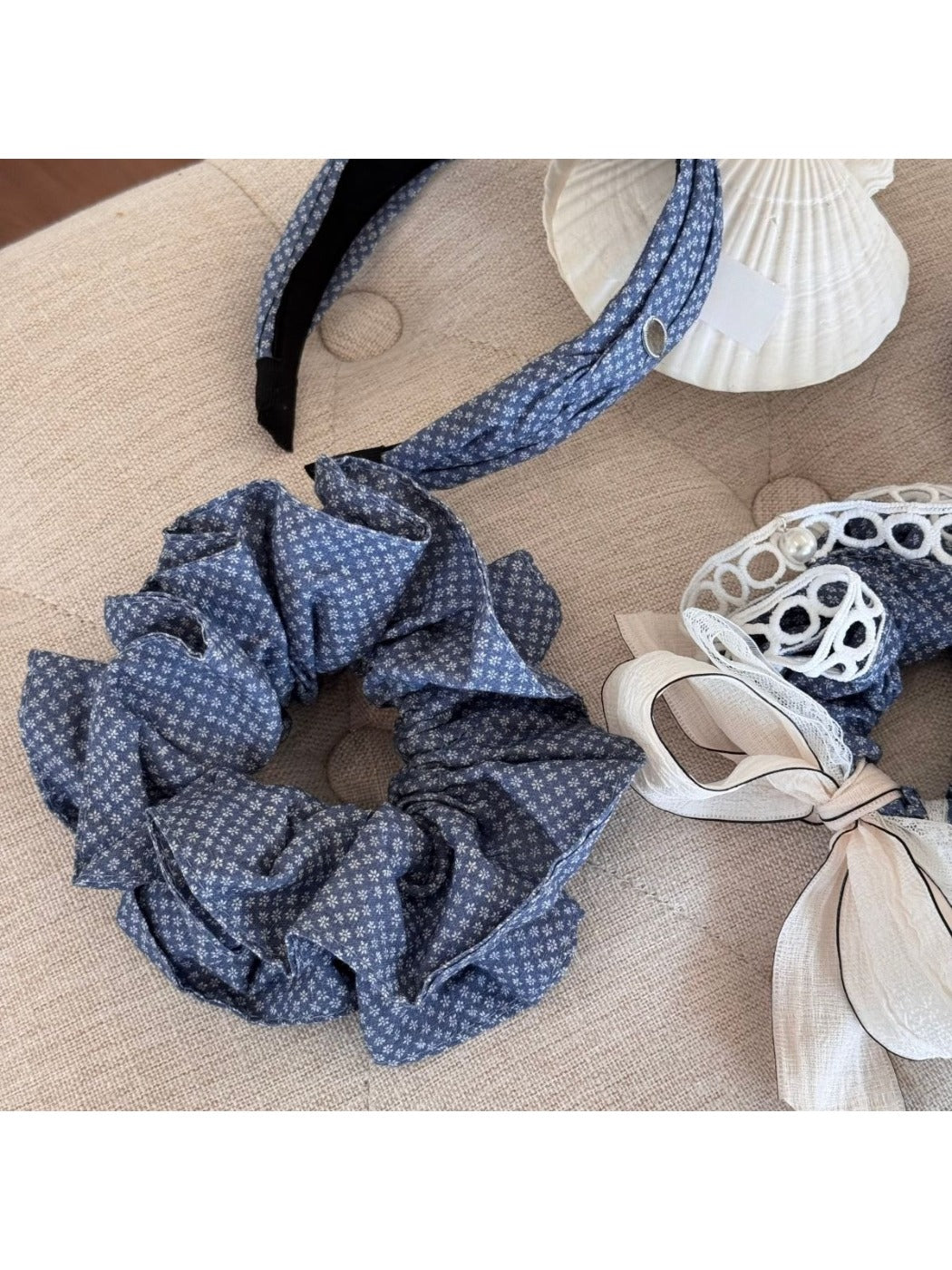 Gifty - Small Floral Print Scrunchie and Headband