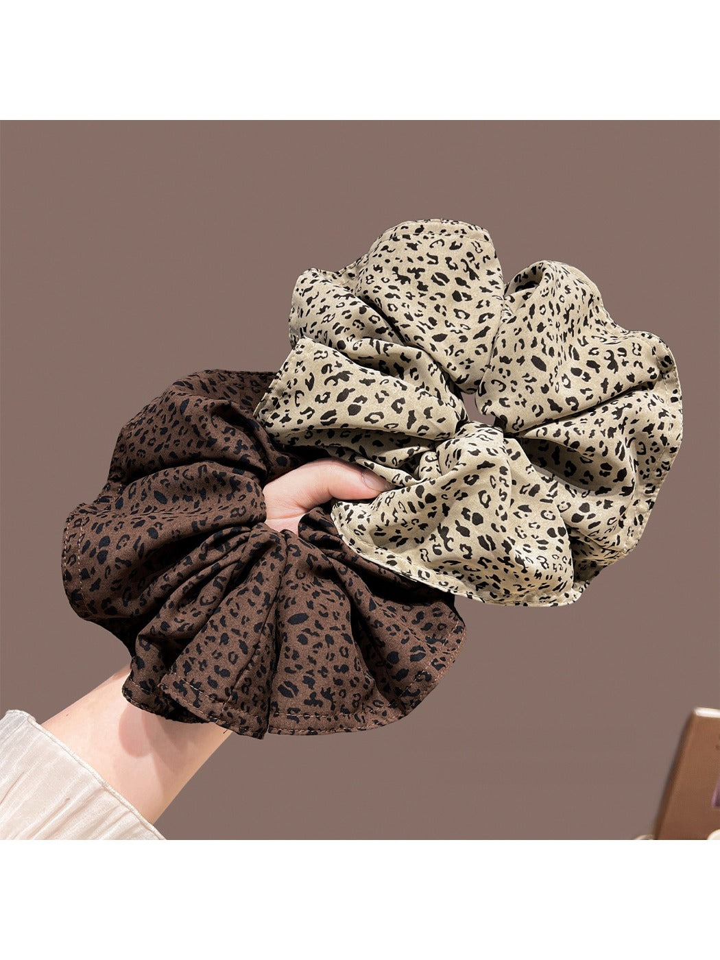 Gifty - Women's Leopard Print Hair Tie
