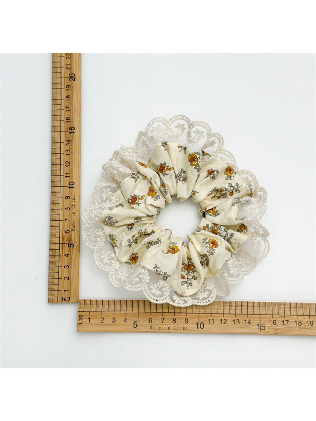 Gifty - Sweet Lace Hair Tie