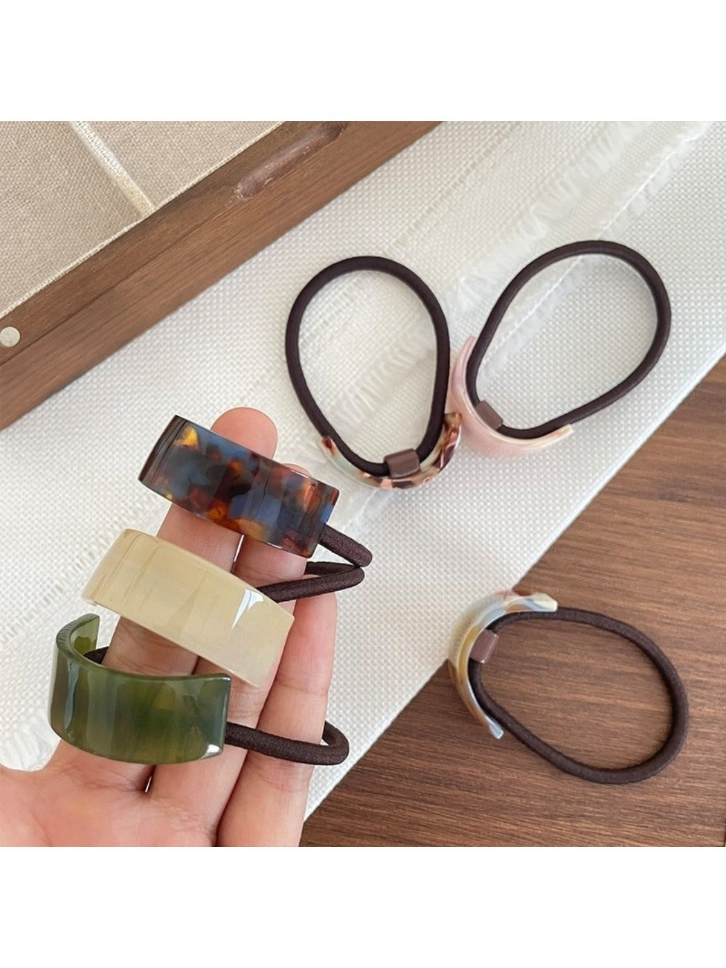 Gifty - Elegant Geometric Arch Hair Tie