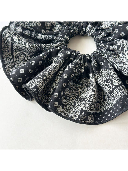 Gifty - Cashew Flower Scrunchie Extra Large