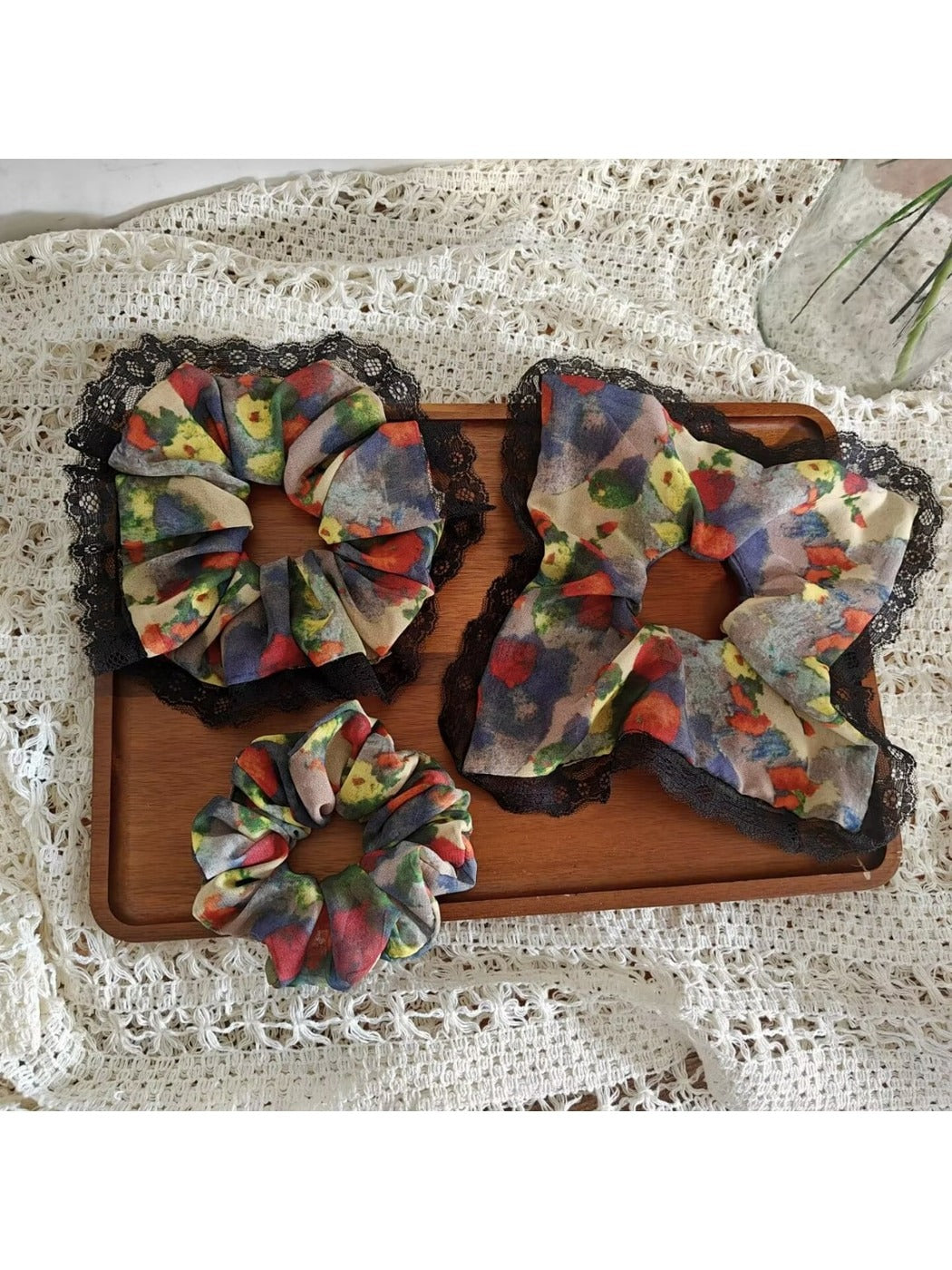 Gifty - Vintage Floral Print Mesh Fabric Scrunchie