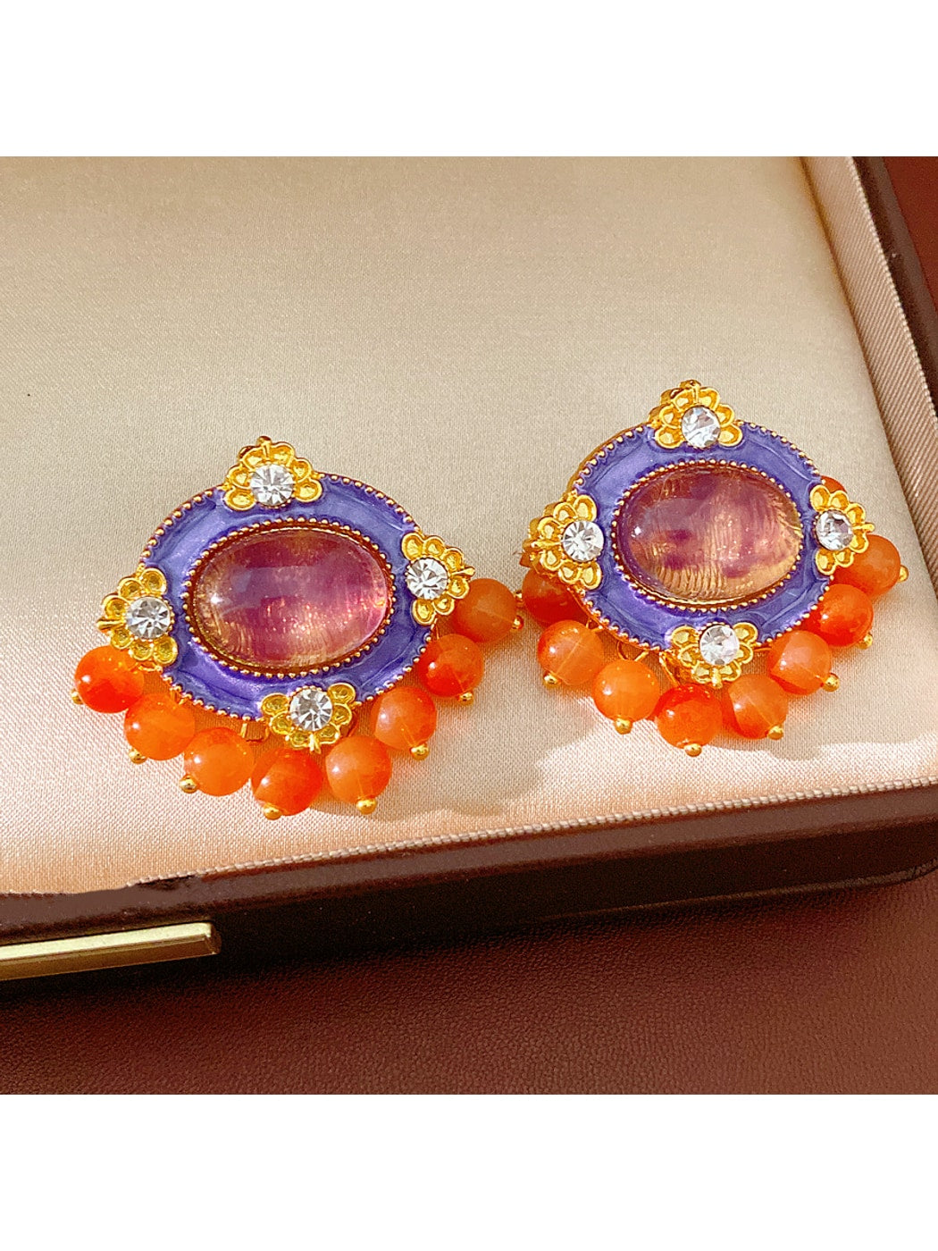 Earedge - Retro Oval Resin Rhinestone Stud Earrings