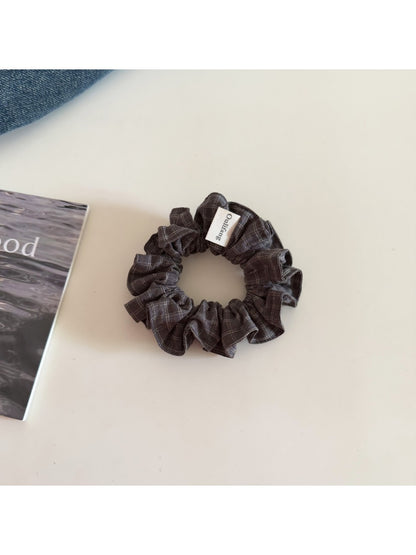 Gifty - Simple Checkered Fabric Scrunchie