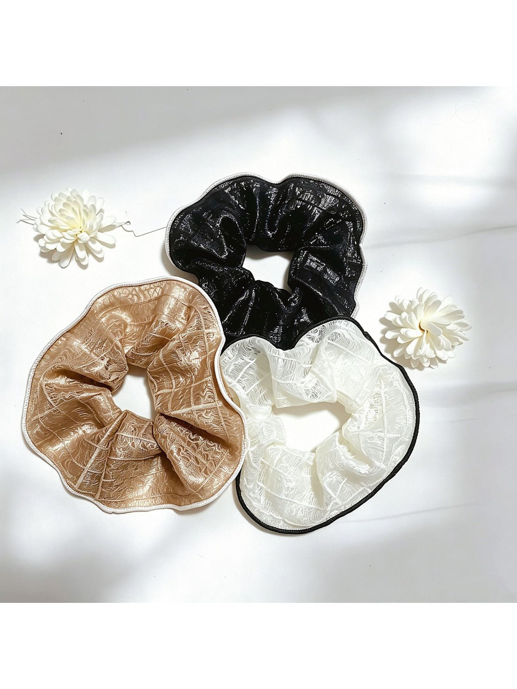 Gifty minimalist high ponytail lace scrunchie in soft beige fabric