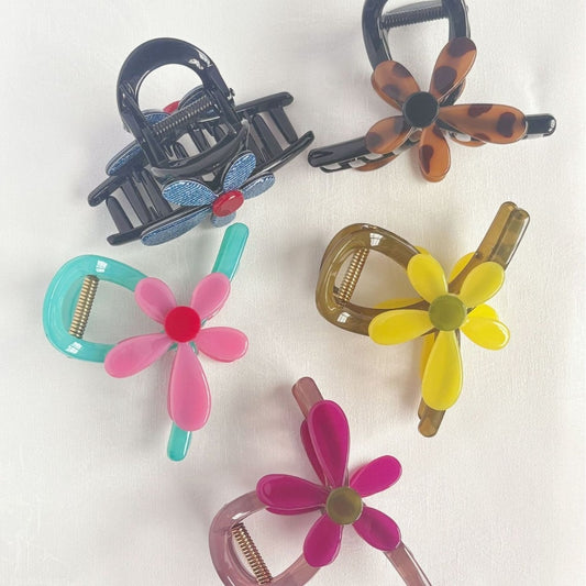 Beau - Glossy Petal Accent Floral Claw Hair Clip