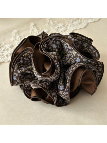 Gifty - Retro Floral Fabric Scrunchies