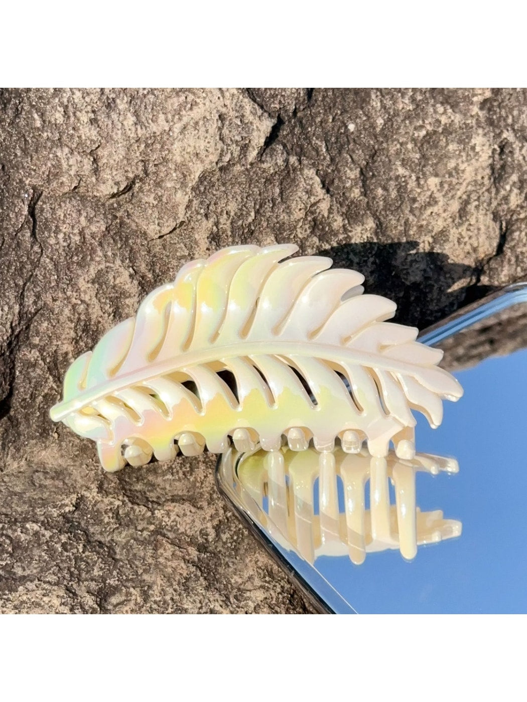 Beau - Gradient Plastic Flower Design Claw Clip