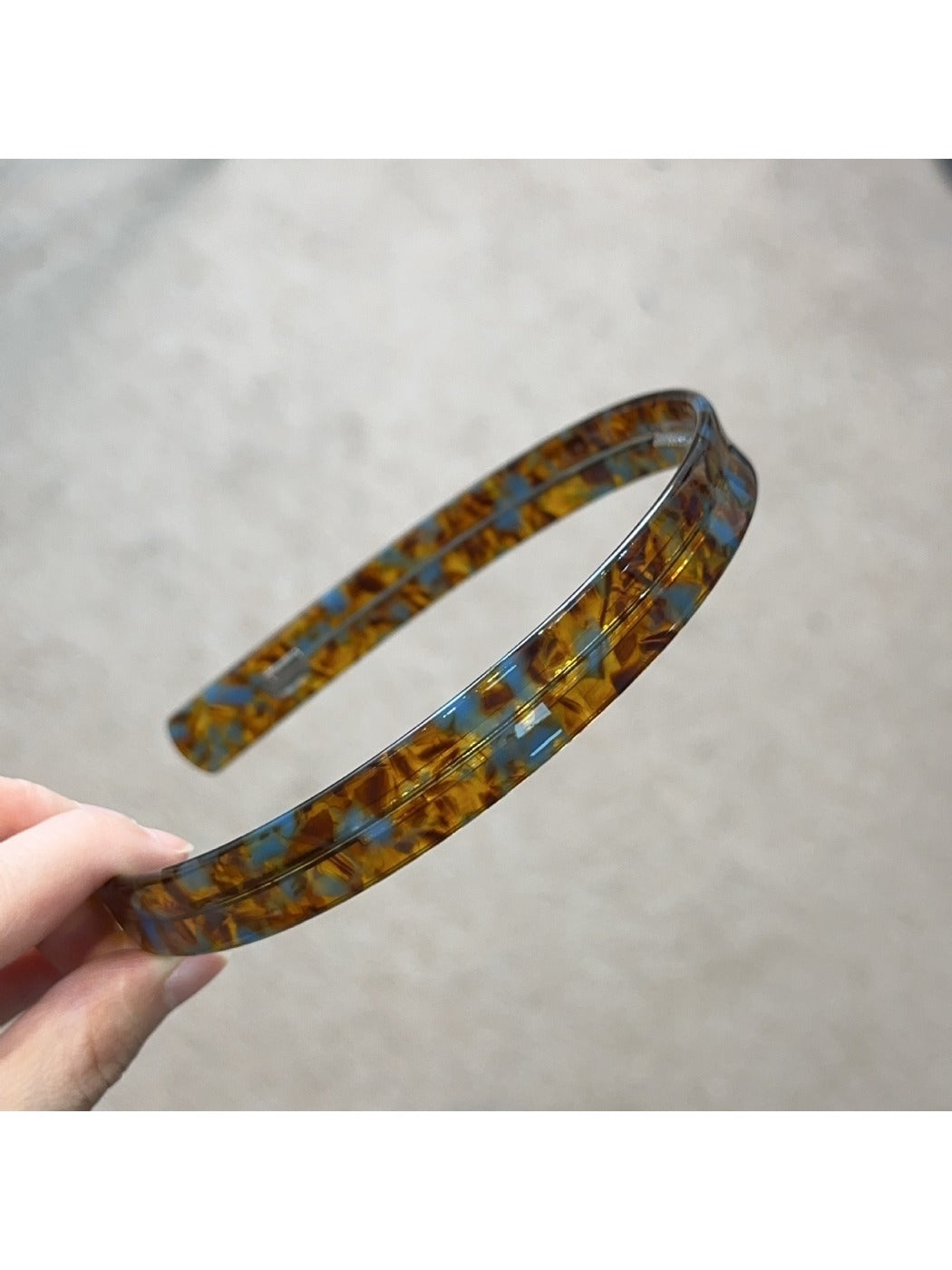 Gifty vintage wide textured headband folded to show inner lining