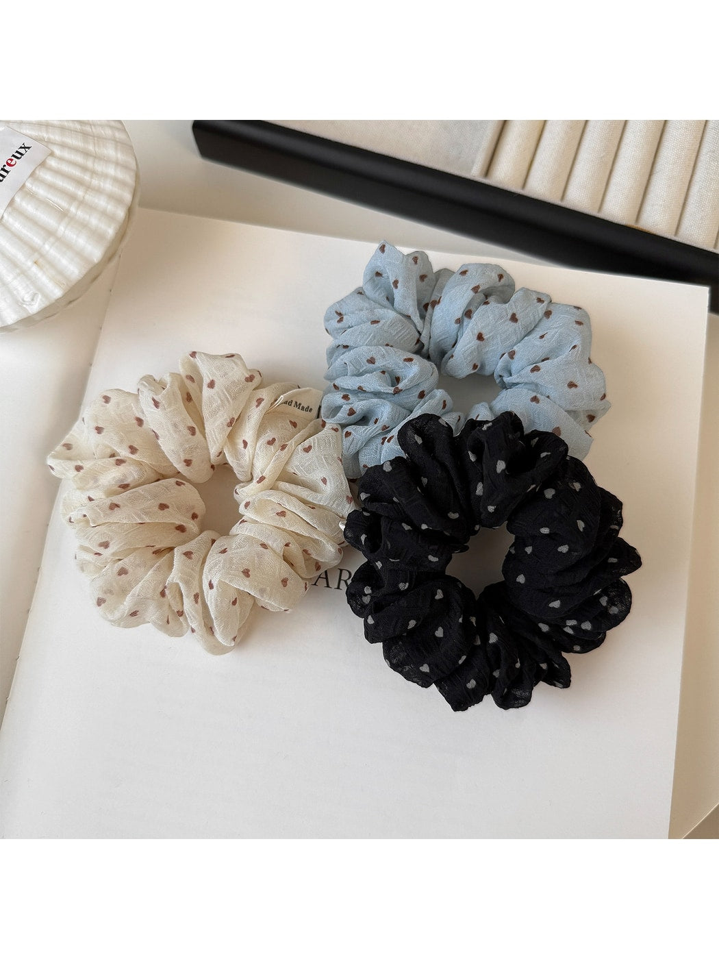 Gifty - Heart Pattern Ruffled Mesh Scrunchie